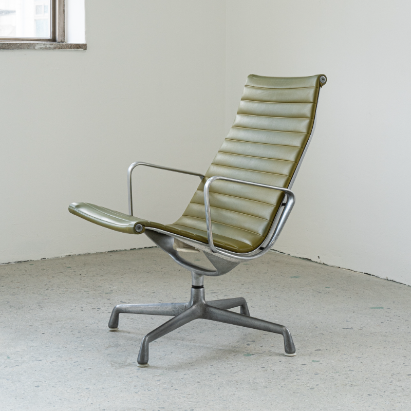 Aluminum Group Lounge Chair (2세대 / Yellow Dark)