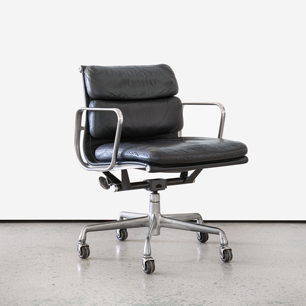 Aluminum Group Soft Pad Management Chair (Grey)