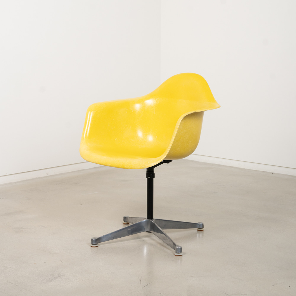 PAC Chair (Yellow)
