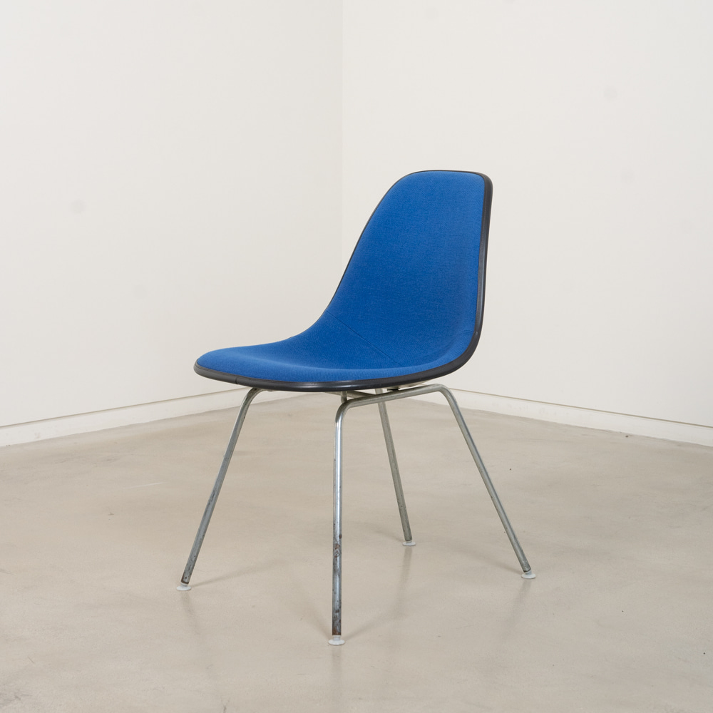 DSG Chair (Ultramarine / Hopsack)