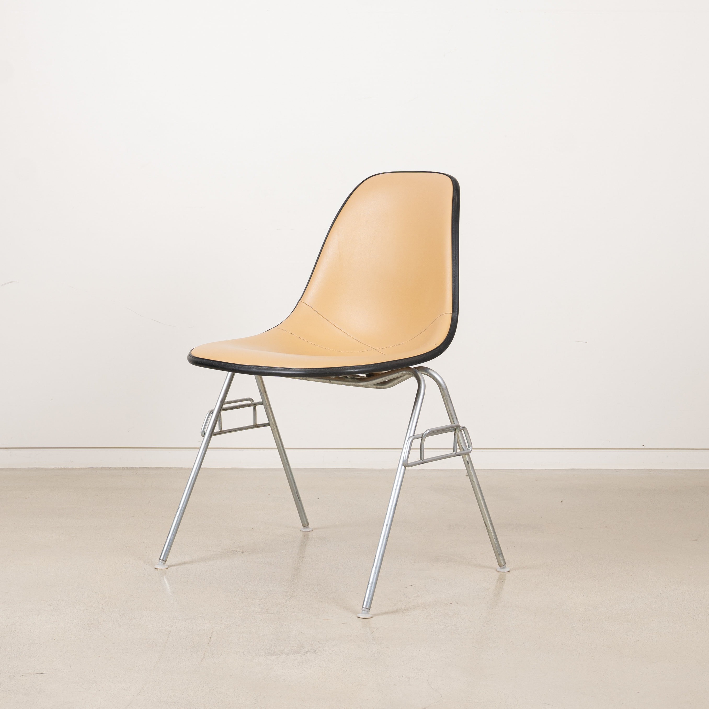 DSS Chair (Ochre Light / Naugahyde)