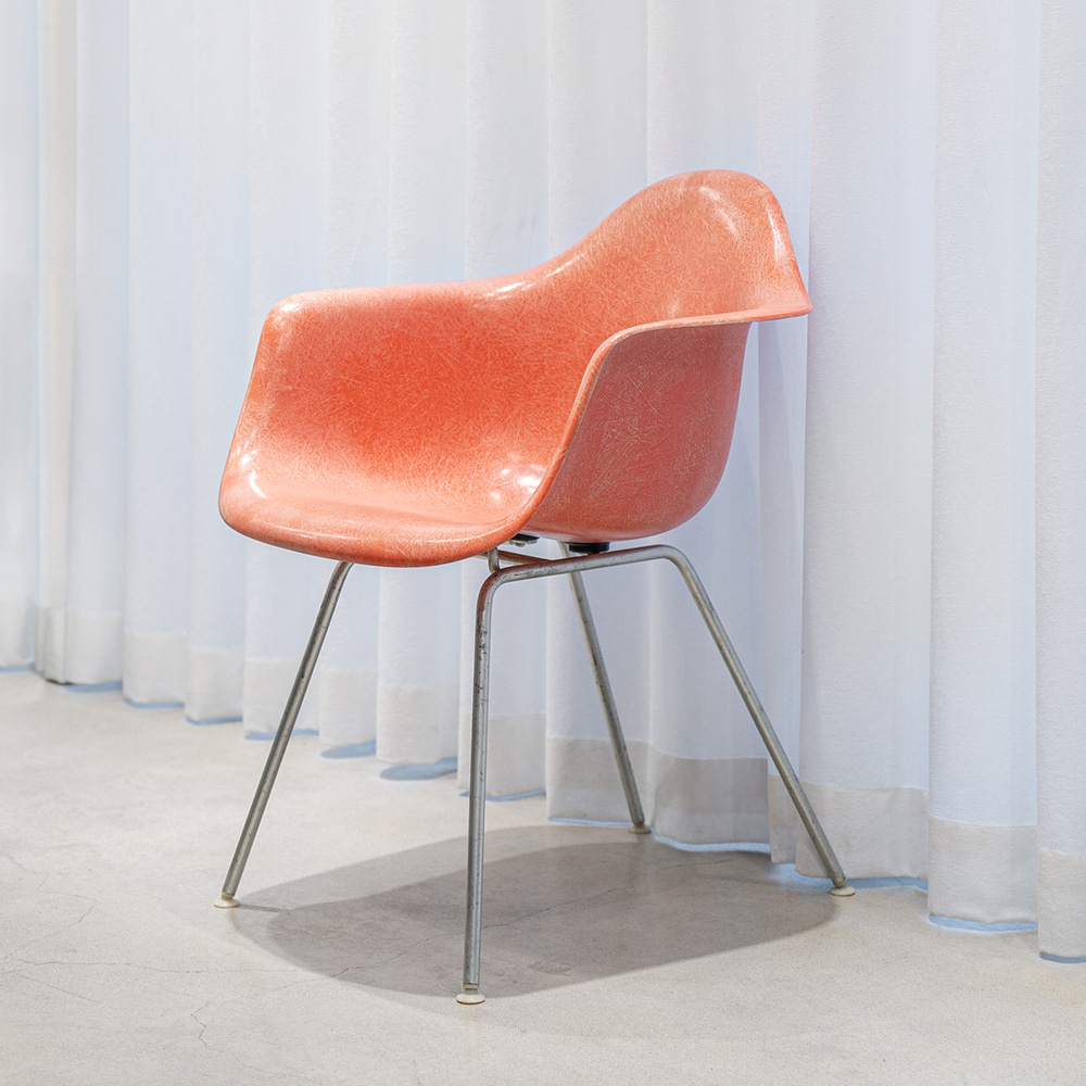 DAG Chair (Red Orange / 50s)