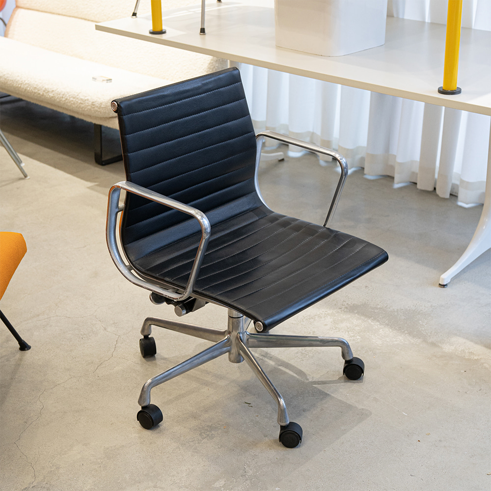 Aluminum Group Management Chair -A002