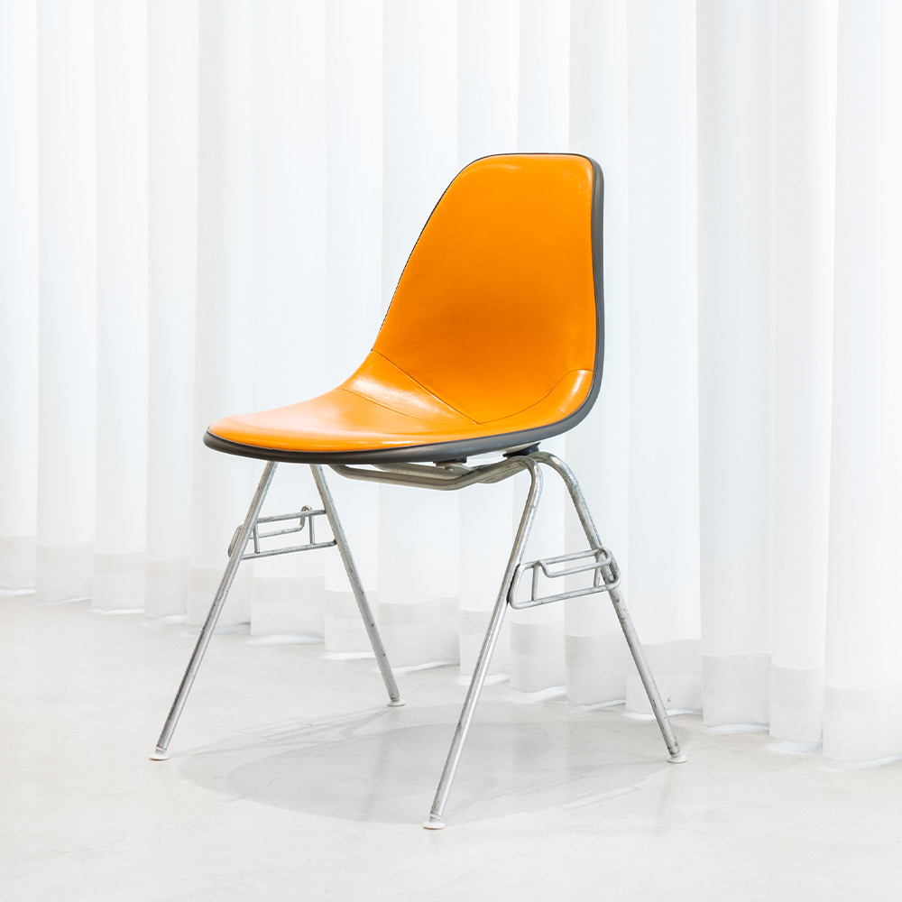 DSS Chair (Orange / Naugahyde)