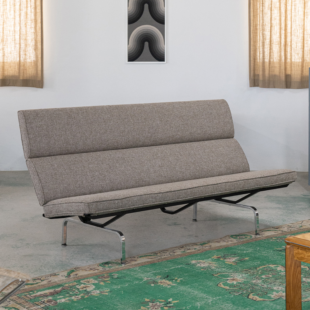 Eames Compact Sofa (Kvadrat Wool Fabric)