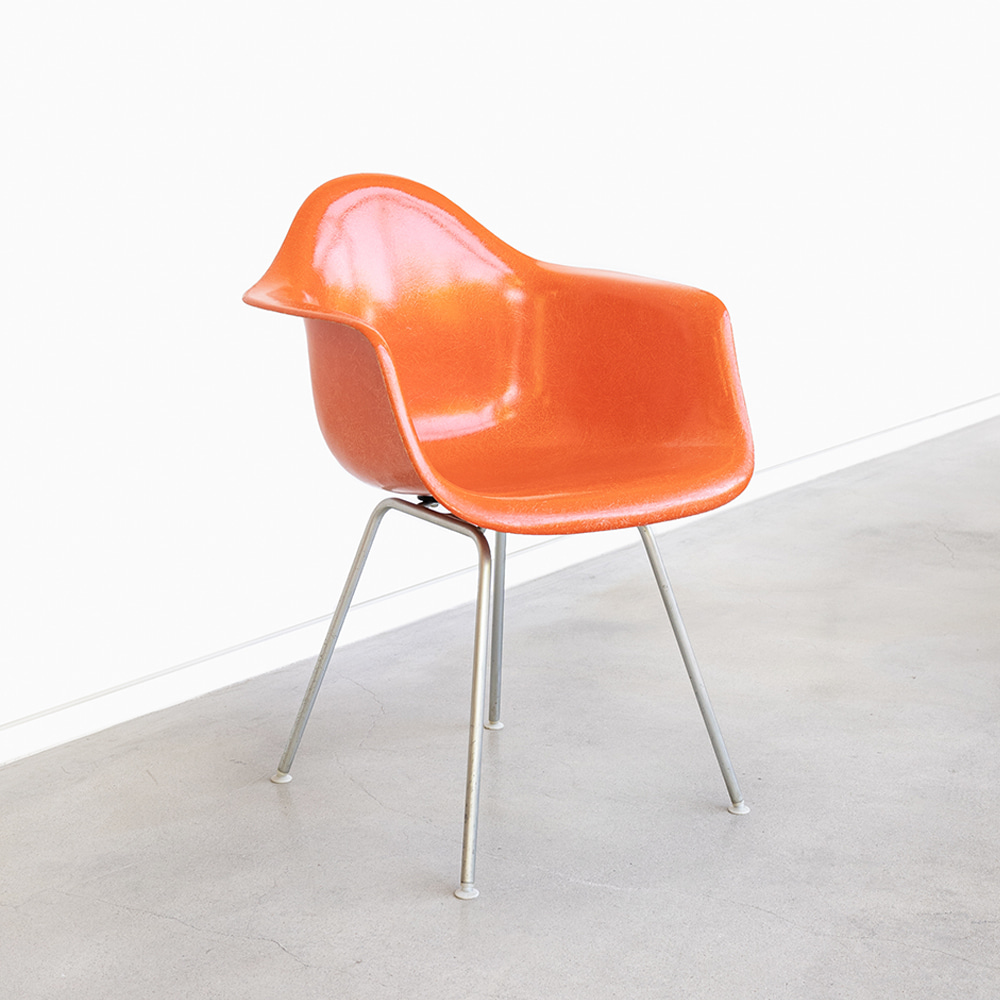 DAX Chair (Red Orange)